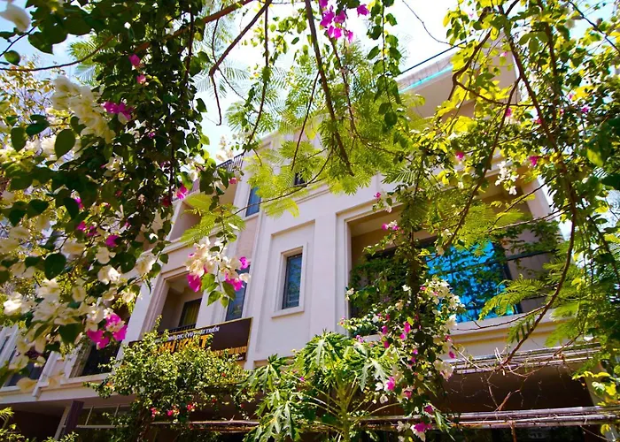 Biệt thự Biêt Thự Hùng Thắng Bãi Cháy - Chỉ Thuê Tầng 3 &4 - Không Nguyên Căn Hạ Long